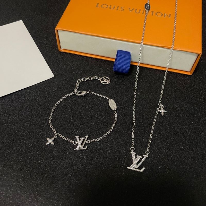 Louis Vuitton Necklaces